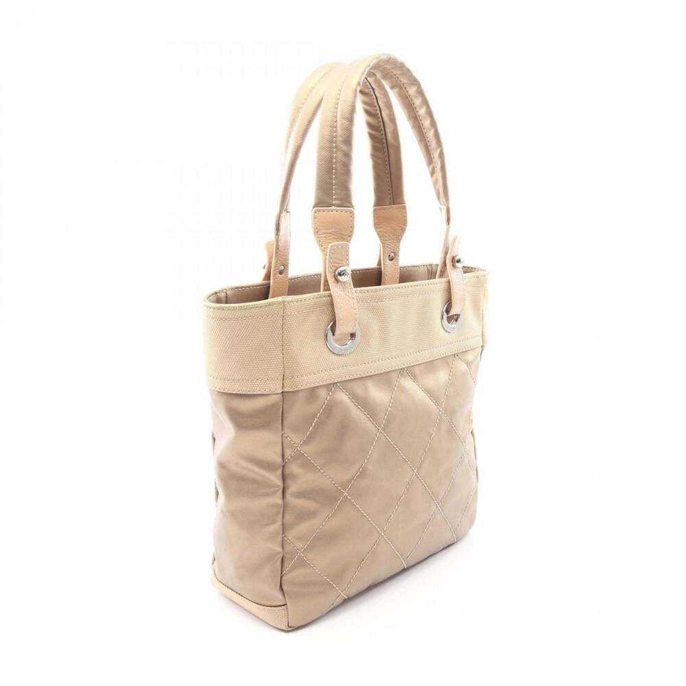 CHANEL Cream Leather Tote Bag - Picture 2 of 12